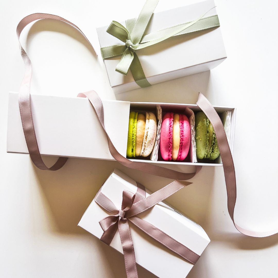 Holiday Pick & Mix Macarons: A Festive Trio